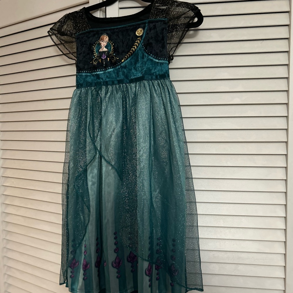 Disney Frozen II Anna Teal and Black nightgown